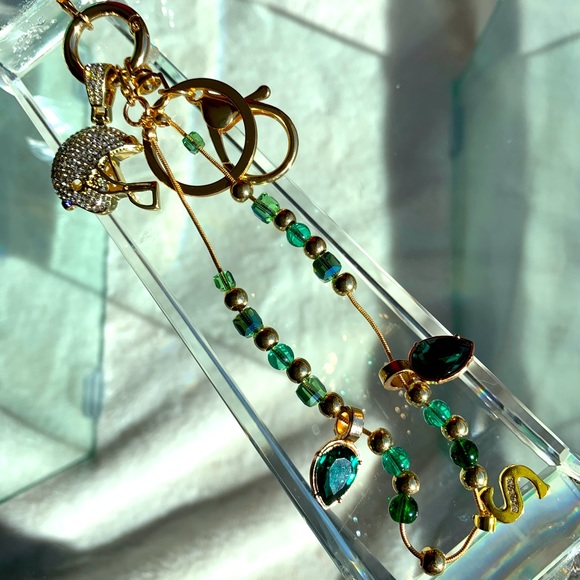 💚 🏈 Football Keychain (NEW) 🏈 💚 - Picture 2 of 8